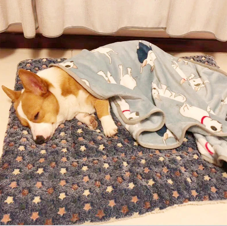 Flannel Pet Sleeping Mat & Dog Bed — Soft Plaid Cushion for Dogs & Cats