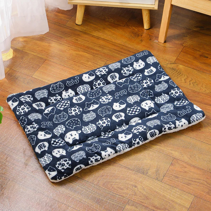 Flannel Pet Sleeping Mat & Dog Bed — Soft Plaid Cushion for Dogs & Cats
